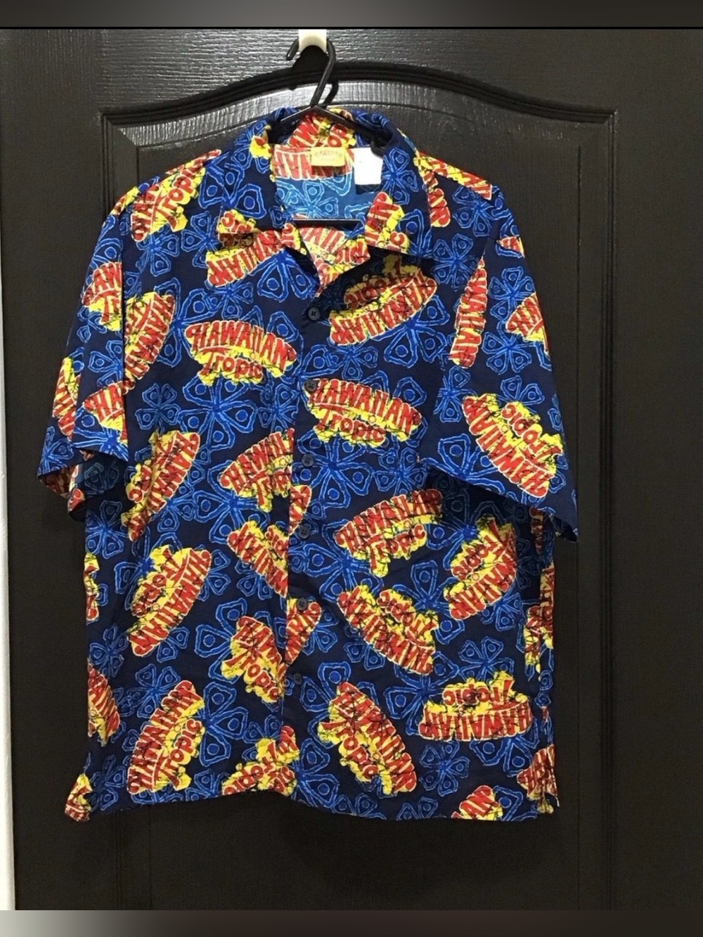 Vintage Men's Hawaiian Tropic large
Print Shirt size Large